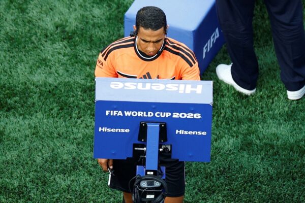 VAR anula gol de Alemania, revive a Paraguay en Mundial