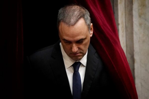 Adorni atrapado en el Congreso: tres intentos de remoción y el dilema de sus aliados