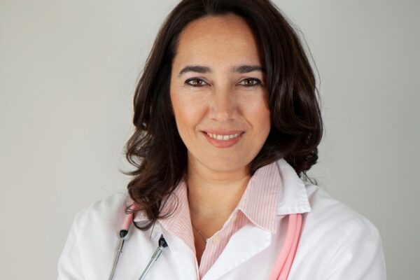 Ginecóloga alerta sobre vínculo entre intestino y vagina en candidiasis