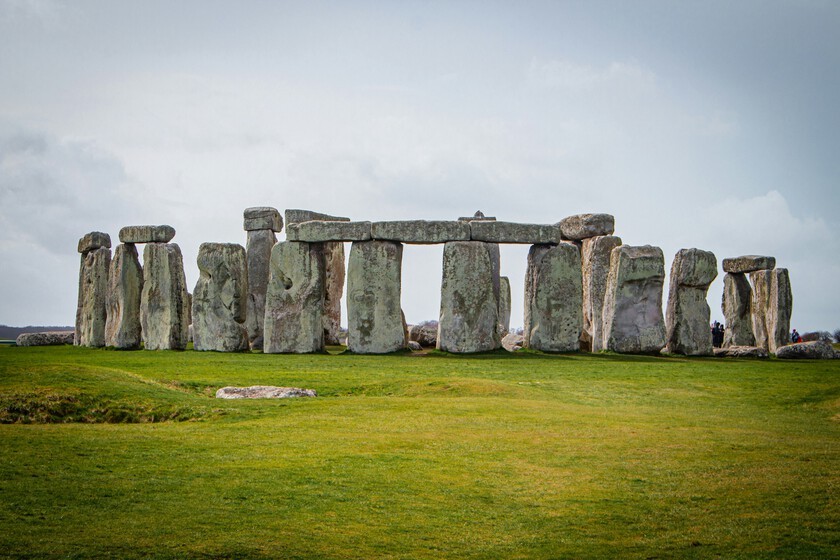 Descubrieron un «primer Stonehenge» 500 años más antiguo que el famoso