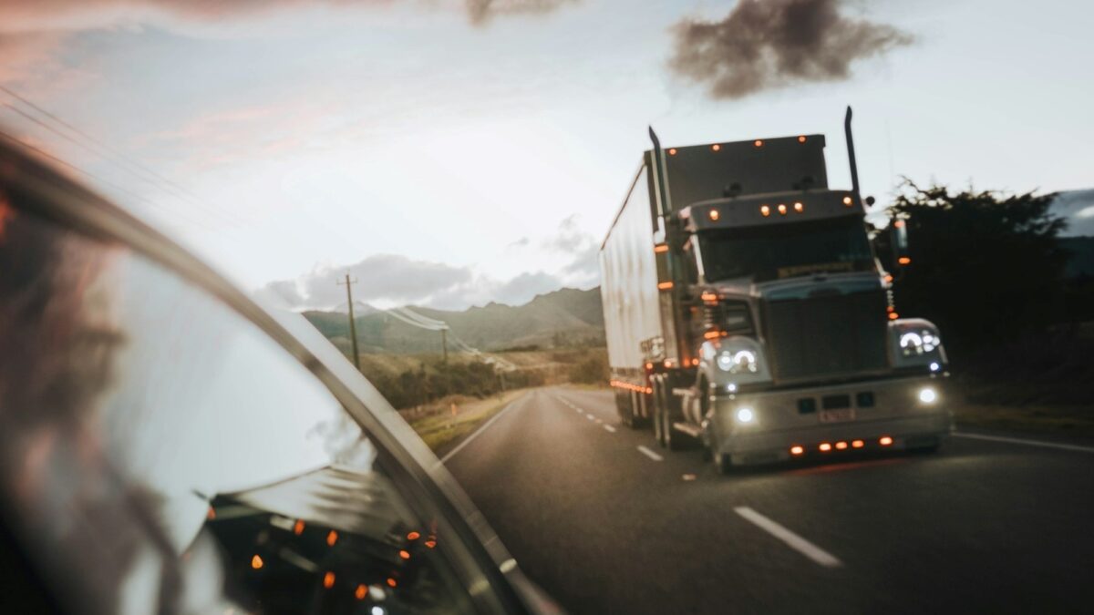 El miedo de los camioneros a que reviente la rueda de la dirección