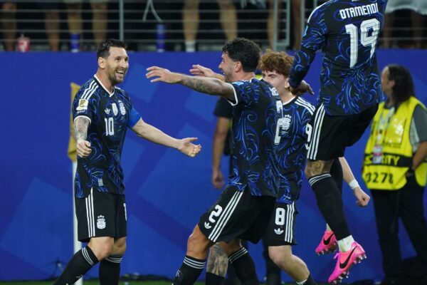 Argentina sumó puntos clave con Messi en acción y variantes tácticas