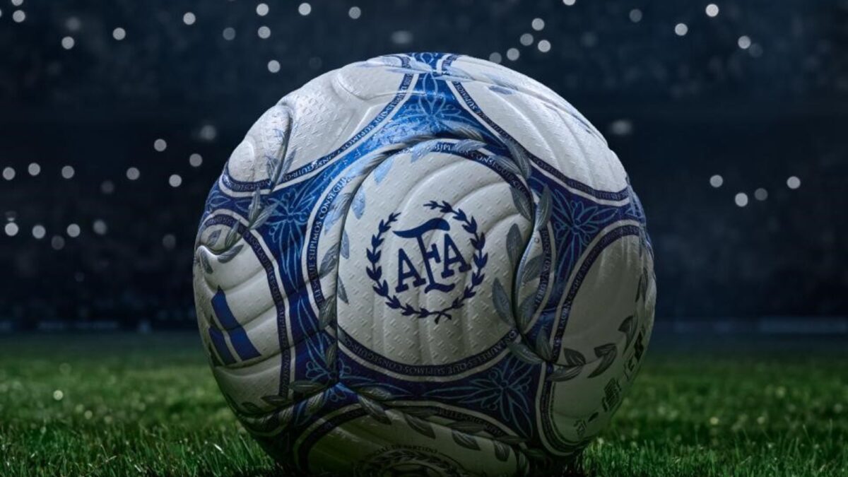 La nueva pelota oficial argentina inspirada en el Mundial 86 se llama Argentum Gambeta