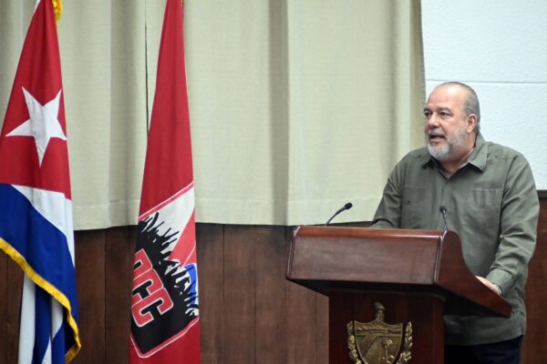 Cuba abre su economía con reformas históricas ante crisis