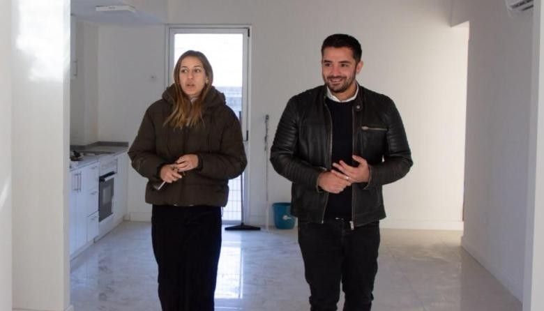 Balladares visitó obras de vivienda en Villa Porá