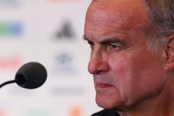 Bielsa criticó pausas de hidratación en Mundial 2026: "Le quita mucho" al fútbol