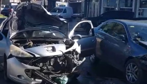 Brutal choque en Temperley: un vendedor se salvó