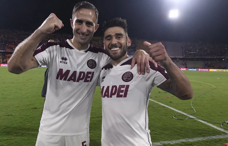 Buenas noticias en Lanús: Carlos Izquierdoz y Eduardo Salvio renovaron contratos