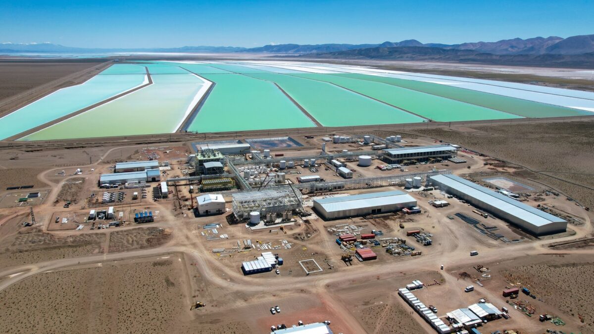 Cobre, oro, plata y litio: el sector minero enfrenta múltiples obstáculos