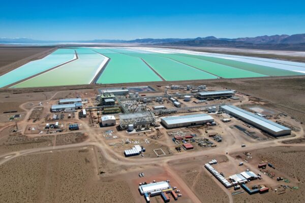 Cobre, oro, plata y litio: el sector minero enfrenta múltiples obstáculos