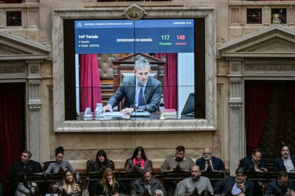 Oficialismo y PRO bloquearon interpelación contra Adorni
