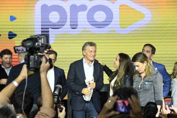 PRO justificó ausencia en sesión que buscaba interpelación de Adorni