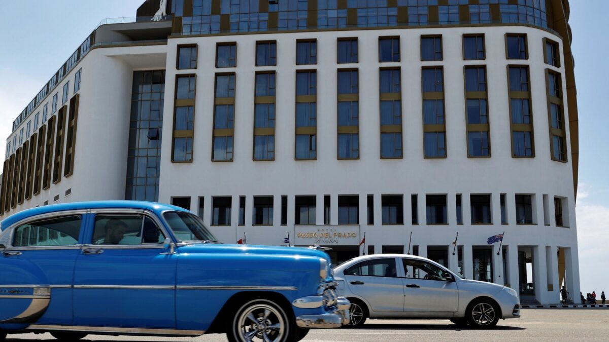Cuba anuncia reformas económicas para liberalizar turismo y comercio