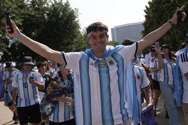 Dallas, tomada por argentinos en Mundial 2026: camisetas, mates y expectativa