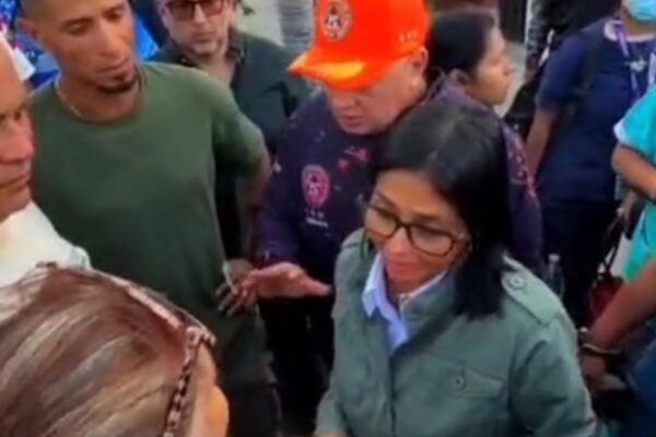 Presidenta visitó La Guaira tras devastación de terremotos en Venezuela