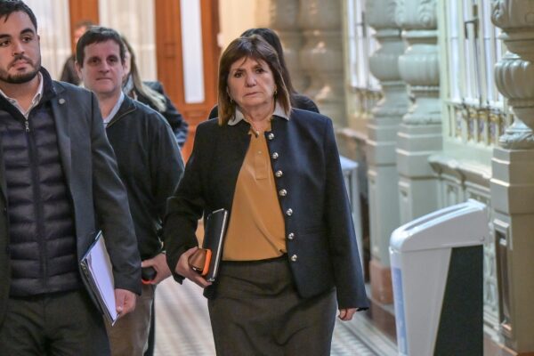 Patricia Bullrich rechaza reunión con Adorni en Casa Rosada