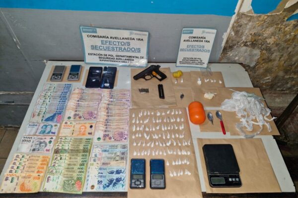 Detuvieron a mujer en Avellaneda por narcomenudeo
