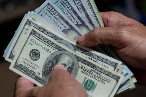 Dólar blue cotiza a $1440 en el mercado Negro
