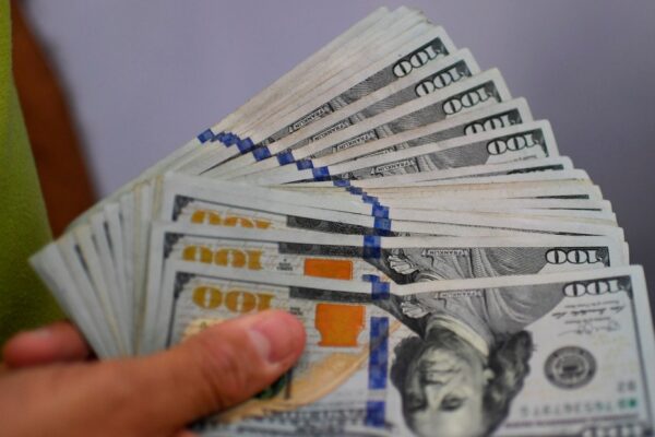 Dólar en Venezuela cotiza a 623 bolívares hoy