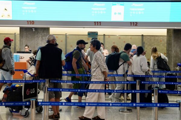 Gobierno aumenta tasa aeroportuaria: viajes en avión serán más caros