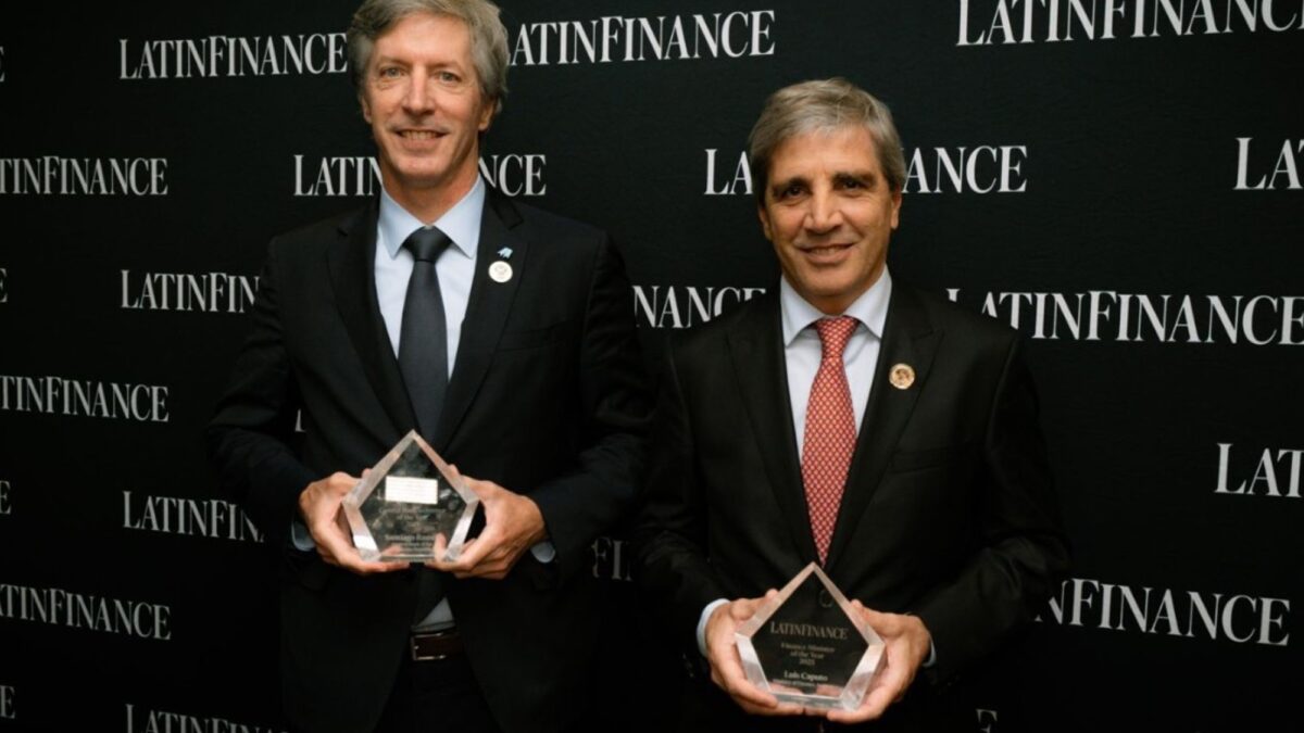 Gobierno envía a Europa por financiación