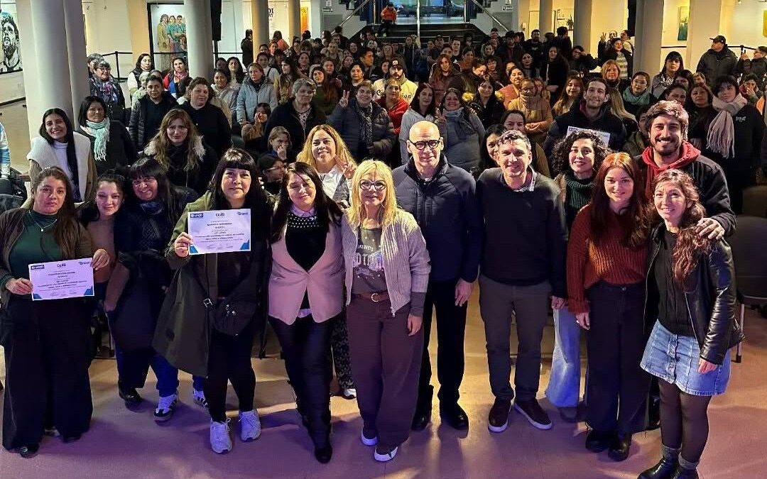 Almirante Brown certificó a 200 auxiliares educativos en la Ley Lucio