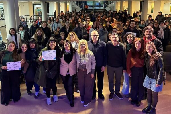 Almirante Brown certificó a 200 auxiliares educativos en la Ley Lucio