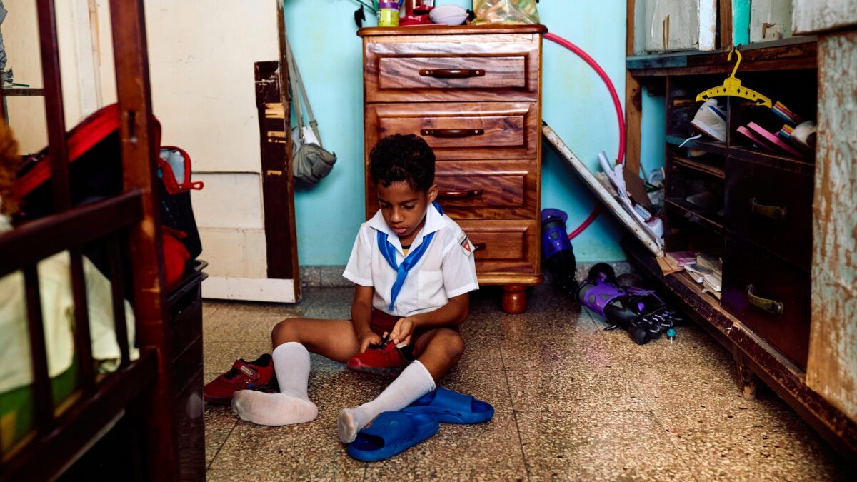 Bloqueo petrolero de EE.UU. obliga a niños cubanos a faltar a la escuela