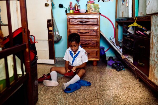 Bloqueo petrolero de EE.UU. obliga a niños cubanos a faltar a la escuela
