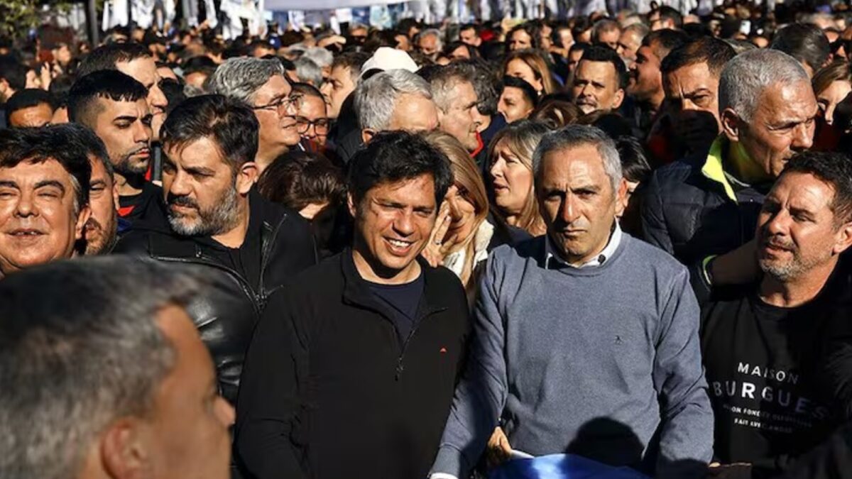 Kicillof enfrenta presión para participar en marcha por CFK