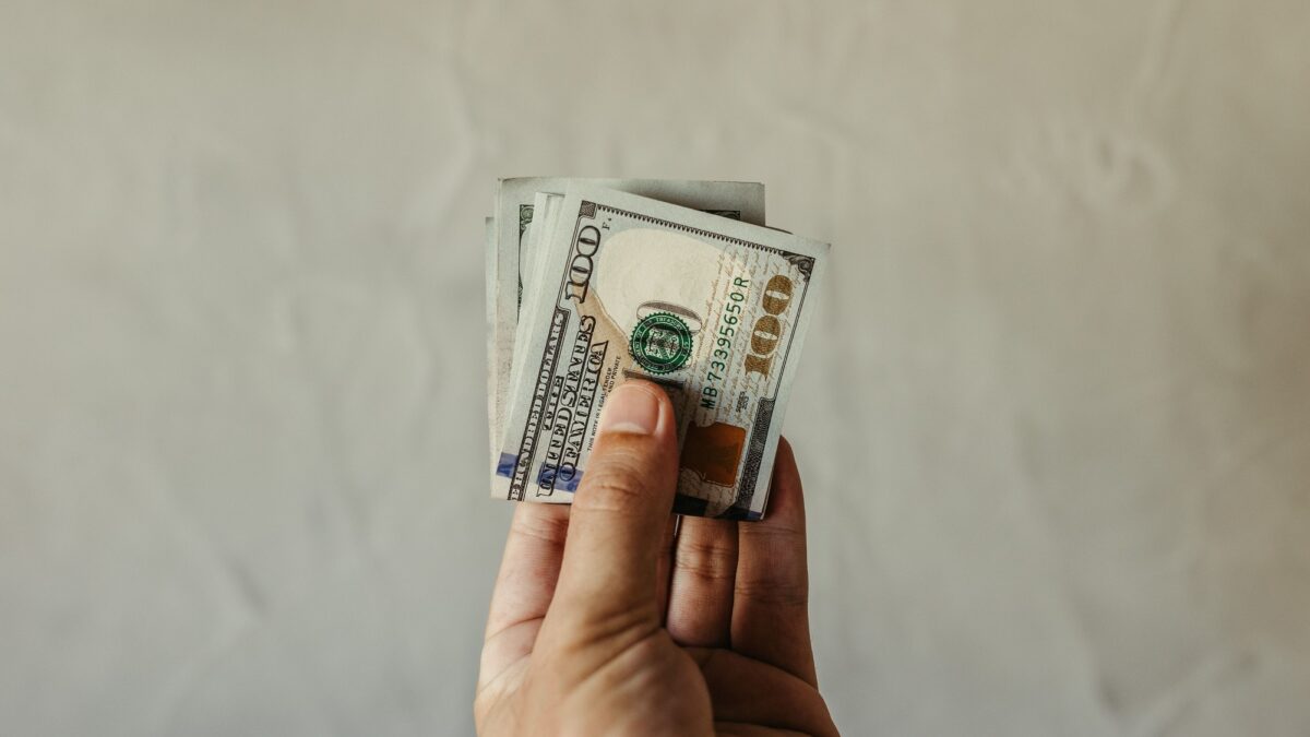 El dólar sube por cuarto día y alcanza $1.480, su máximo en 5 meses