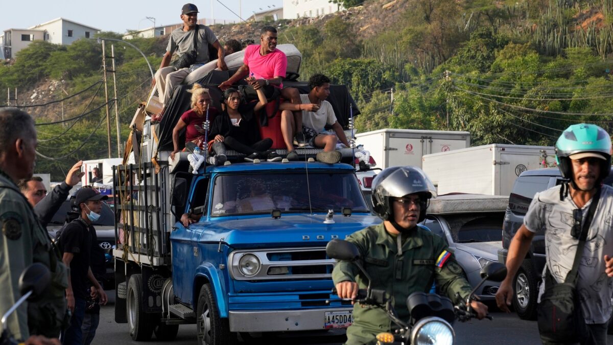 Venezuela cierra acceso a La Guaira con código QR para evitar congestión