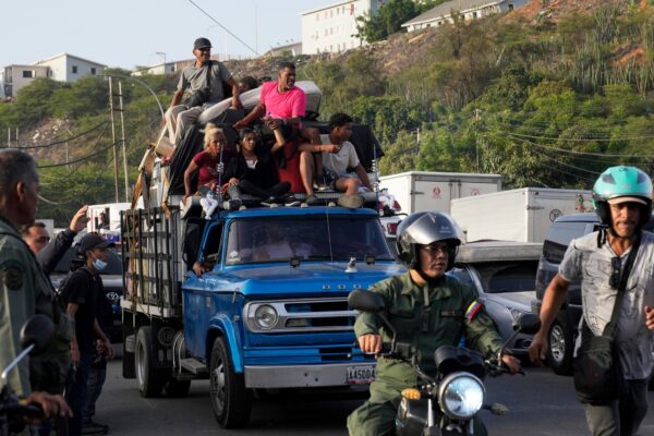 Venezuela cierra acceso a La Guaira con código QR para evitar congestión