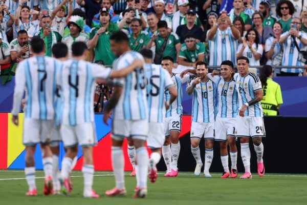 El misterio de las botas rosas en el Mundial 2026, ¿qué pasó?