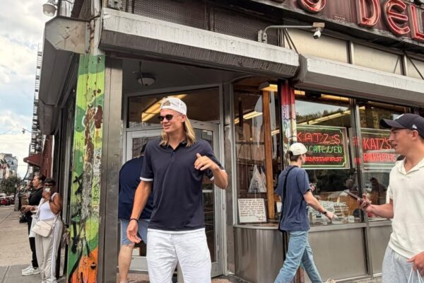 Haaland se divierte en Nueva York tras doblete en Mundial