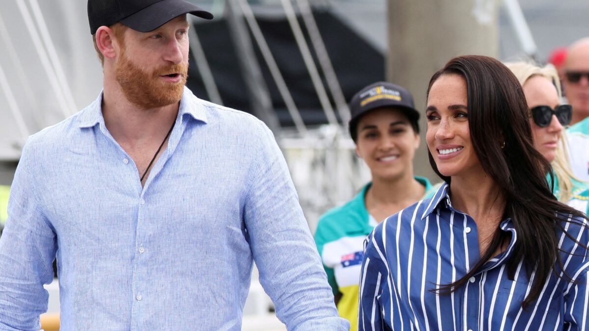 Harry y Meghan viajan con hijos al Reino Unido tras cuatro años