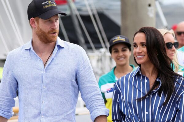 Harry y Meghan viajan con hijos al Reino Unido tras cuatro años