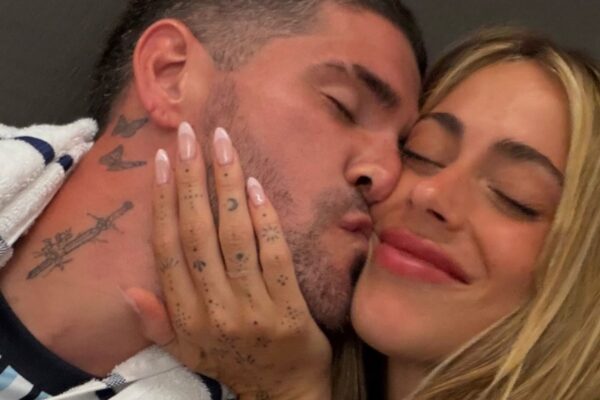 Rodrigo De Paul y Tini Stoessel celebran la clasificación con un mensaje romántico