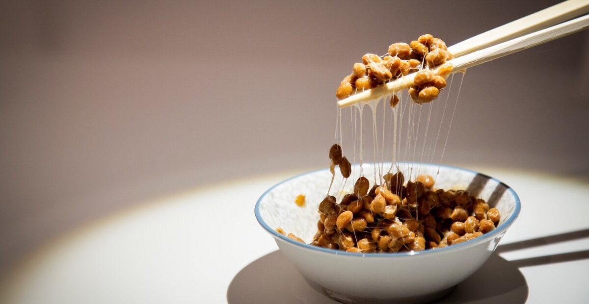 El natto, alimento fermentado de soja tradicional en Japón, se globaliza por sus beneficios nutricionales