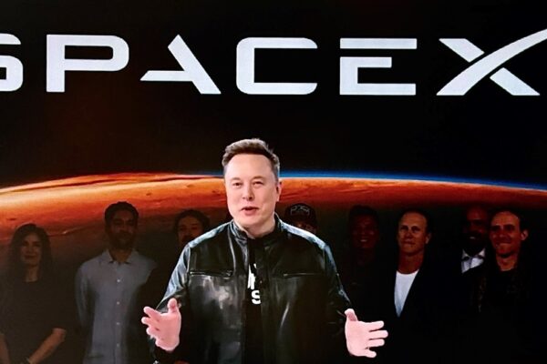 Elon Musk: emprendedor imparable que quiere dominar el espacio
