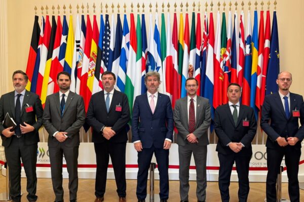 Ministro Mahiques y juez Lijo en París: Adorni, pliegos y la tensión judicial