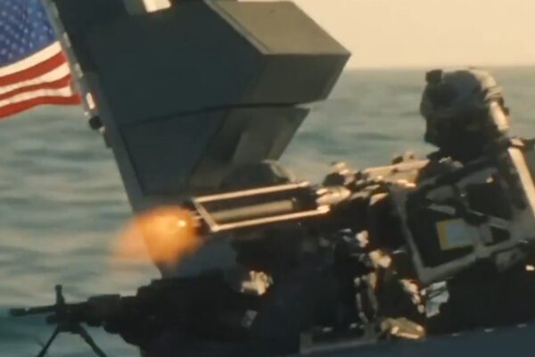 EE.UU. lanza comercial militar en gala UFC en Casa Blanca