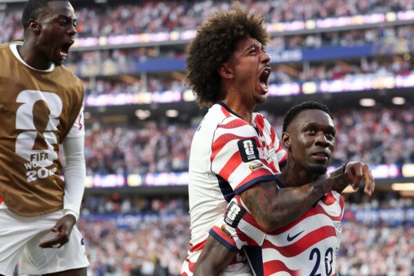 Estados Unidos estrella en su debut con 4-1 sobre Paraguay