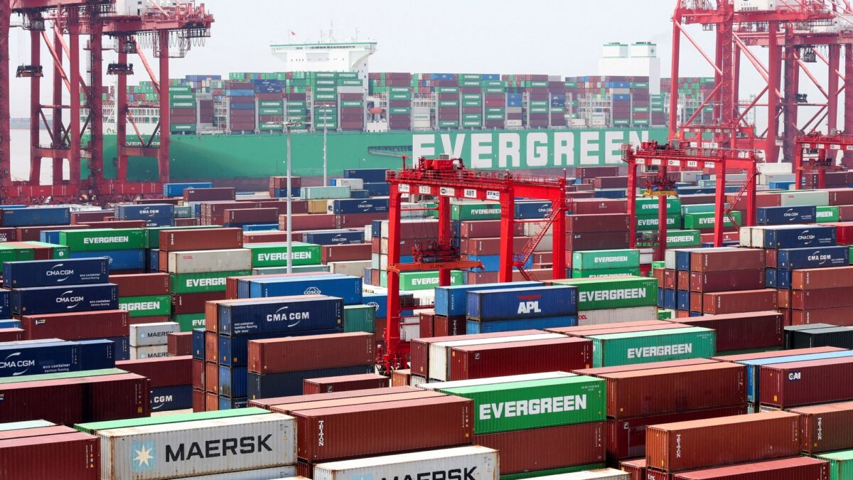 Europa y China evitan guerra comercial y sienten las bases para equilibrar el comercio