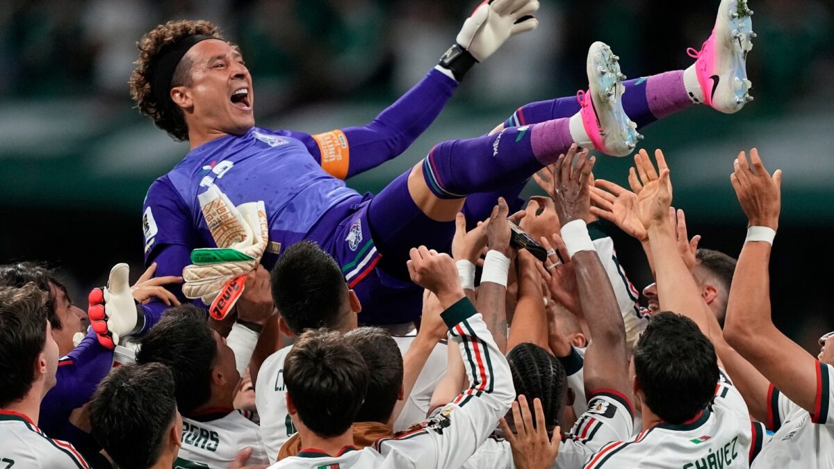Ochoa sumó sexto Mundial y rompió récord con Messi y Ronaldo
