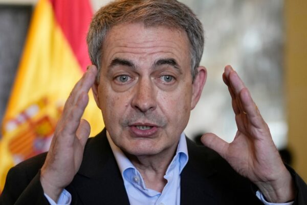 Jewels devalued en oficina ex-presidente desencadenan indagación fiscal