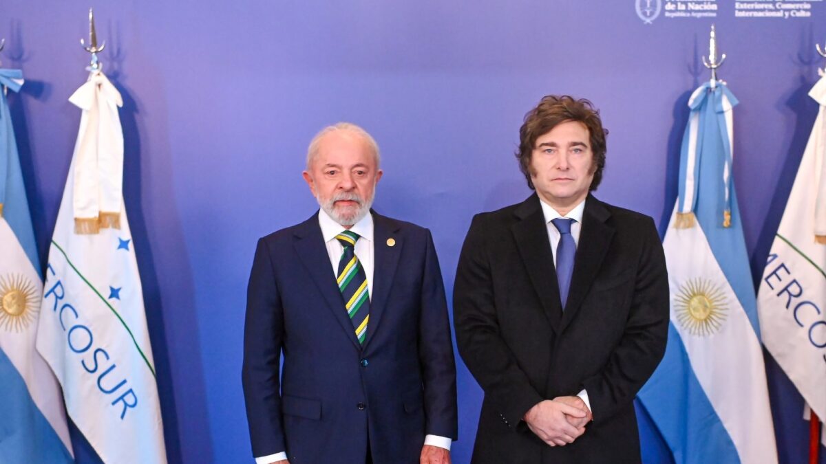Javier Milei asiste a cumbre del Mercosur en Paraguay