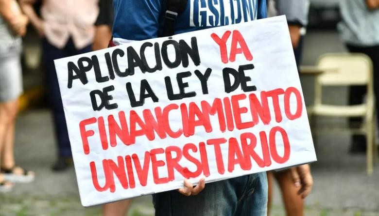 Acuerdo paritario reabre paritarias y mejora salarios en universidades