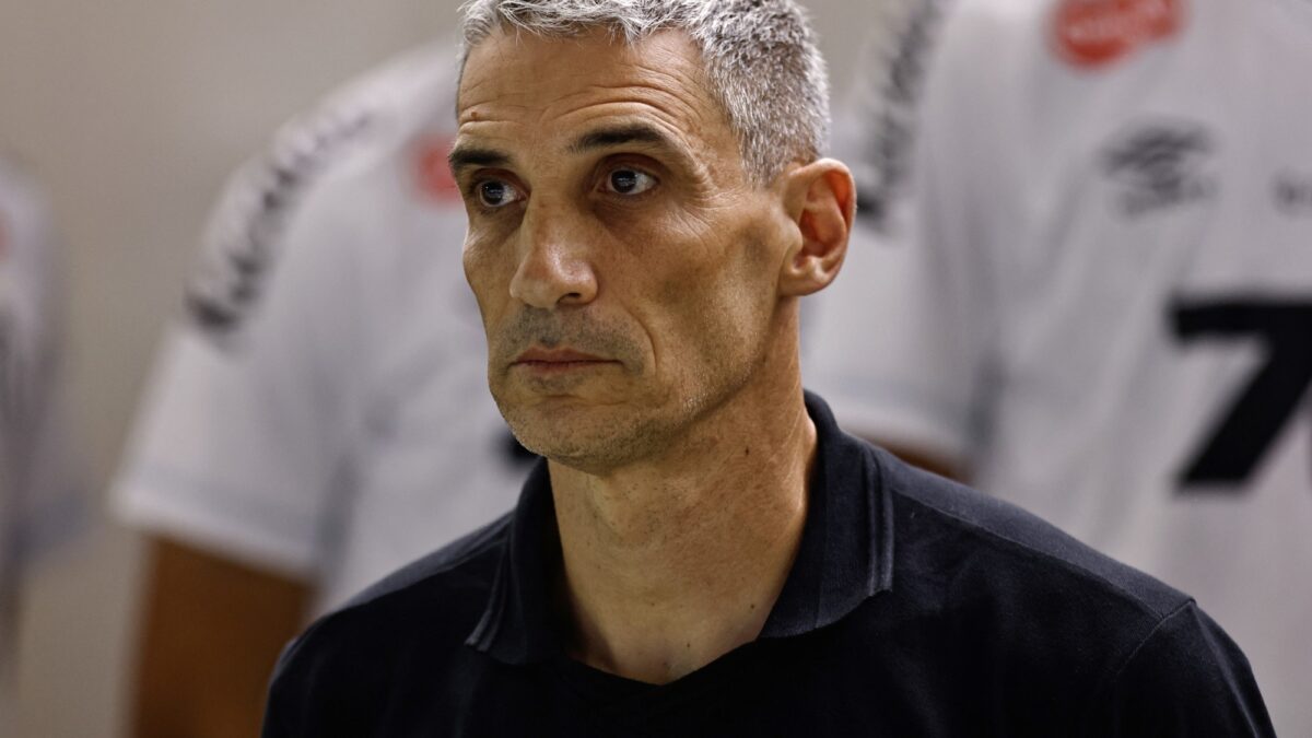 Vojvoda se presenta como entrenador de Racing y menciona posibles refuerzos