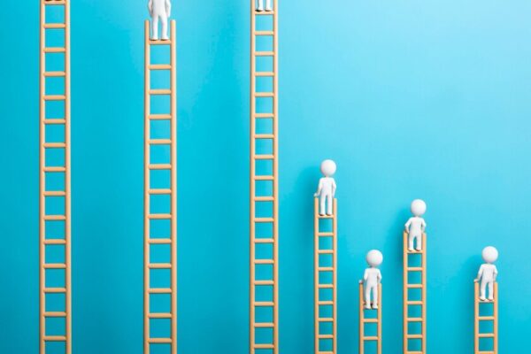 La IA genera dos velocidades en el mercado laboral: trabajos de alta y baja especialización